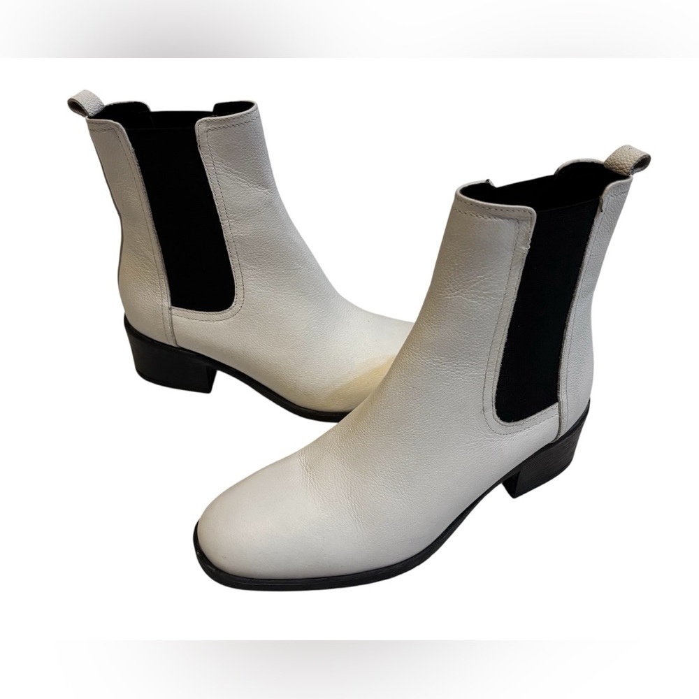Kenneth Cole Reaction Salt White Leather Chelsea Boots - Size 7.5